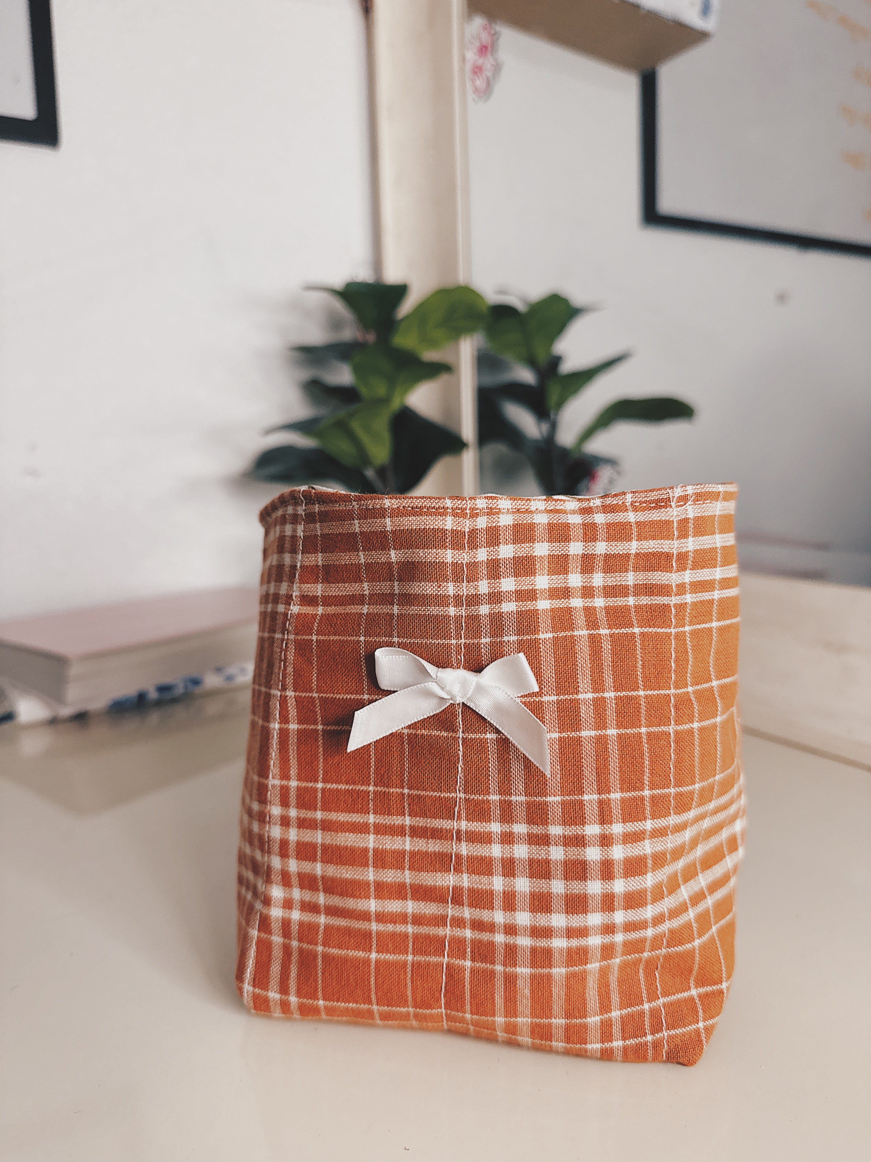 Quilted plaid organizer