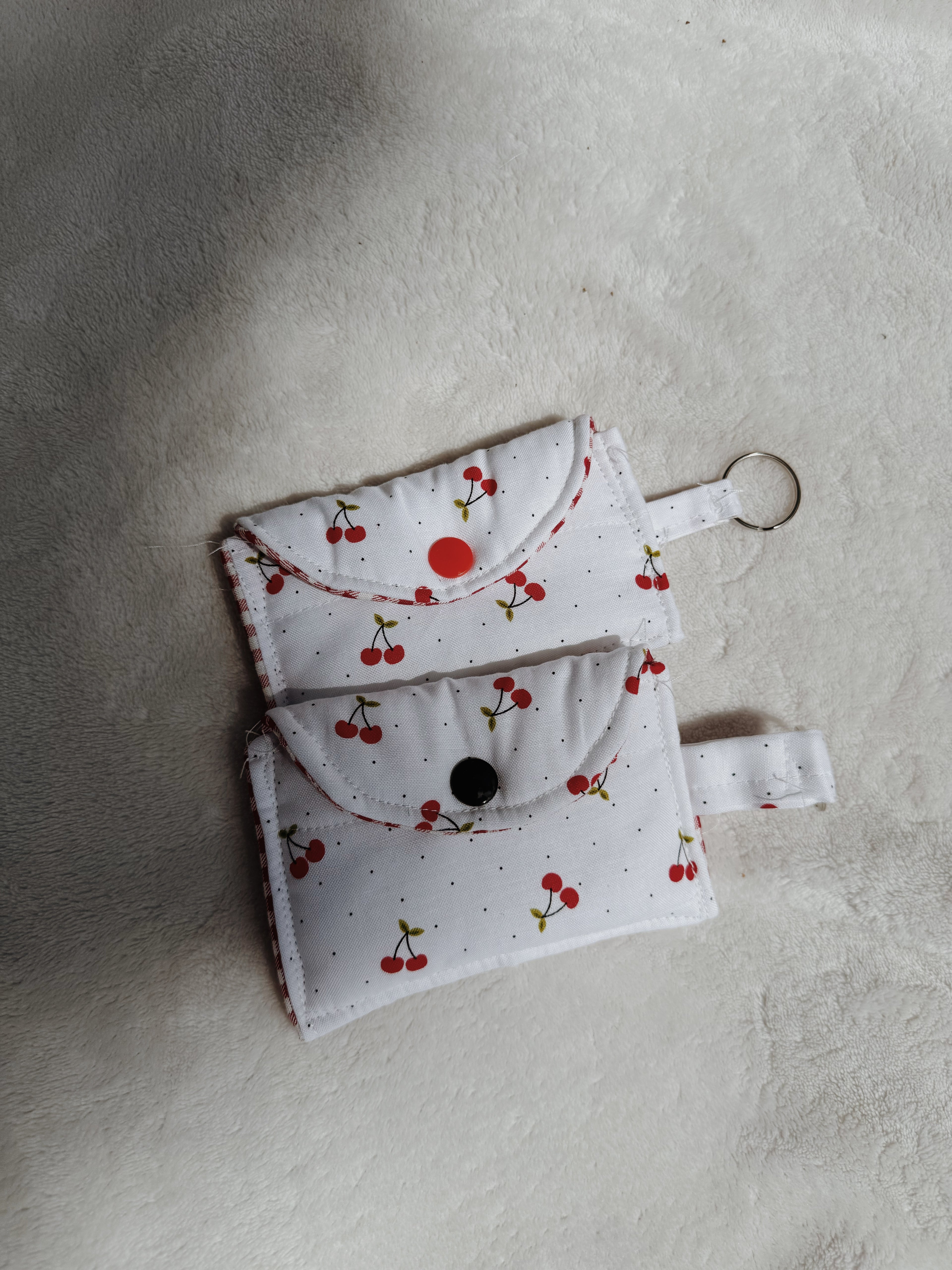 Cherry print mini wallets