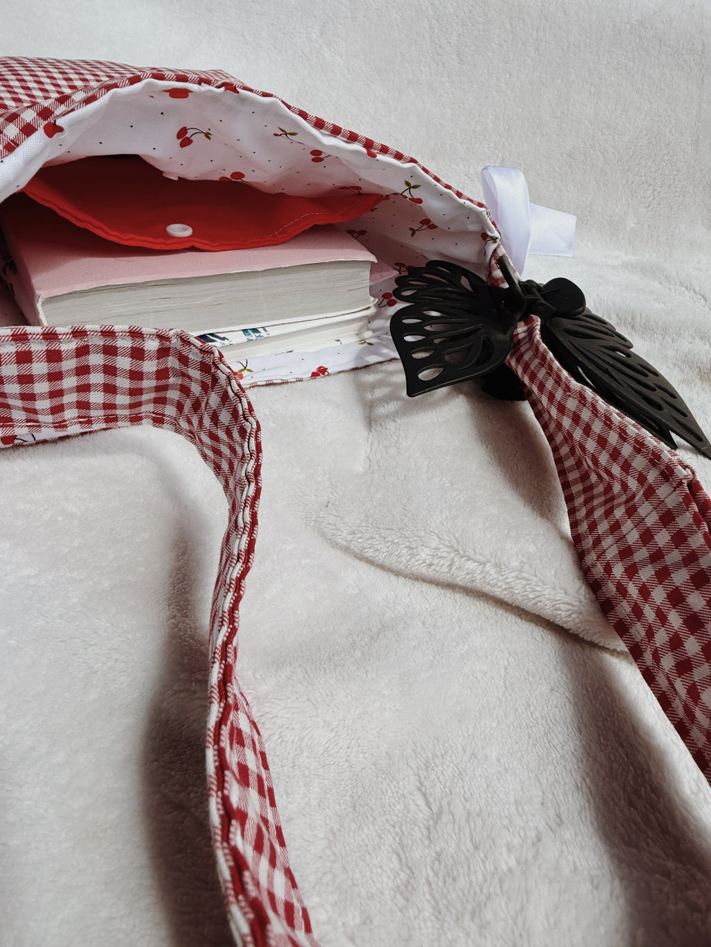 Gingham red tote bag