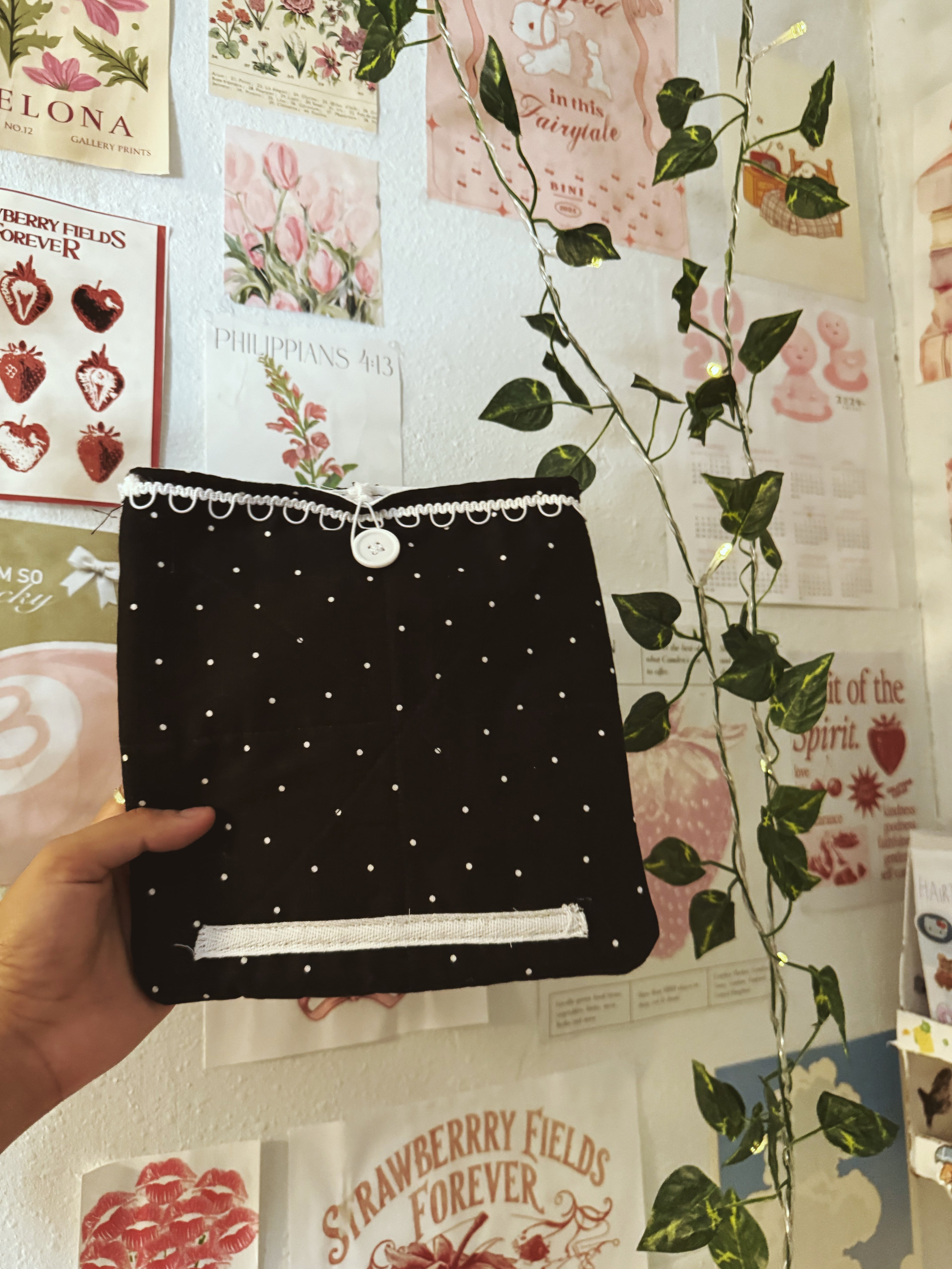 Small Polka Dot Sleeve