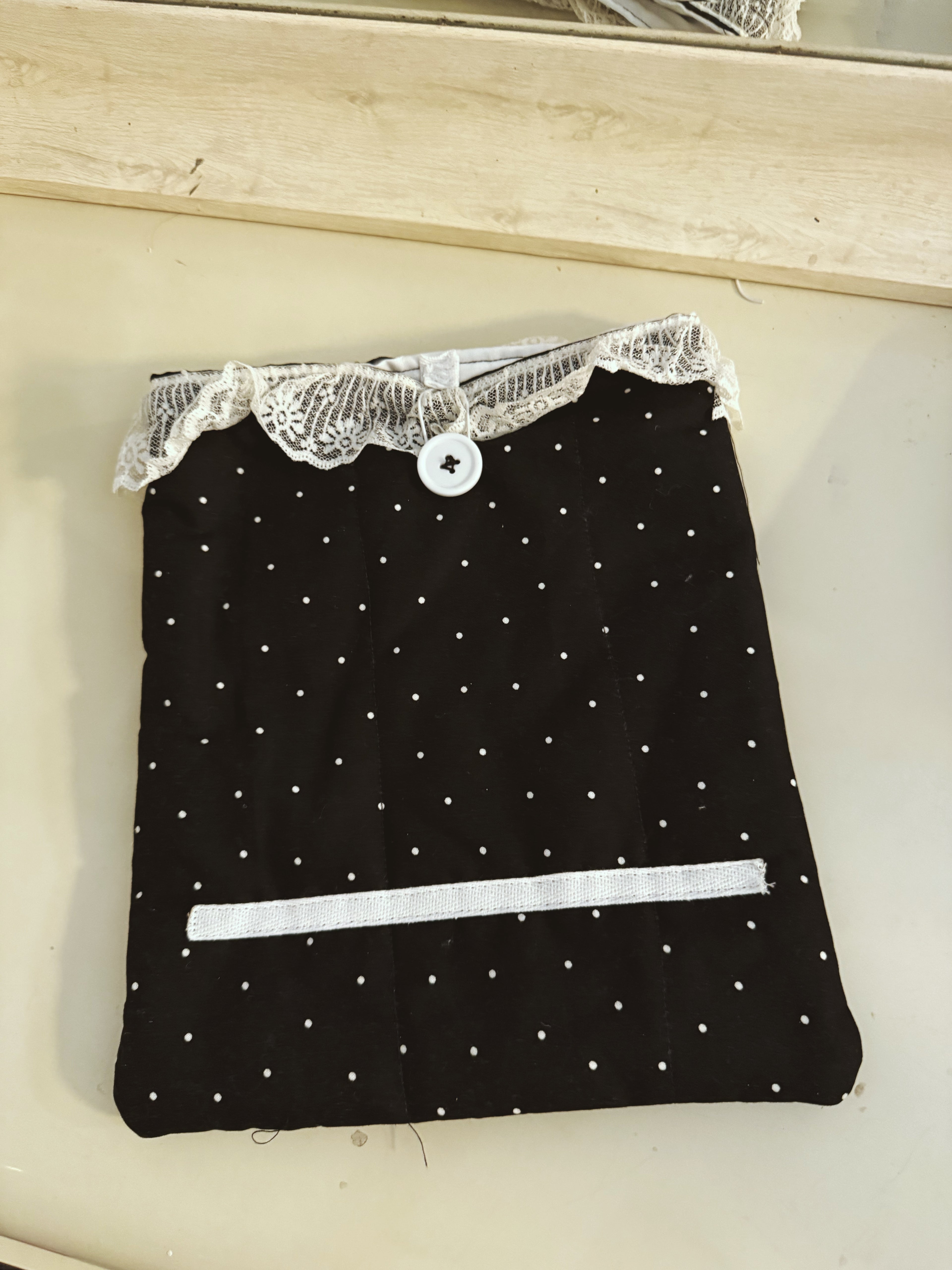 Large Polka-Dot Sleeve