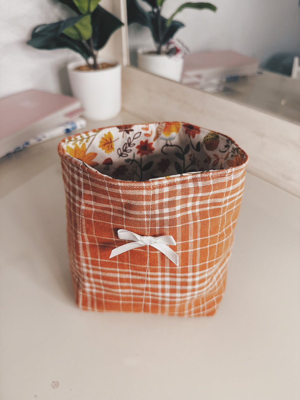 Quilted plaid organizer