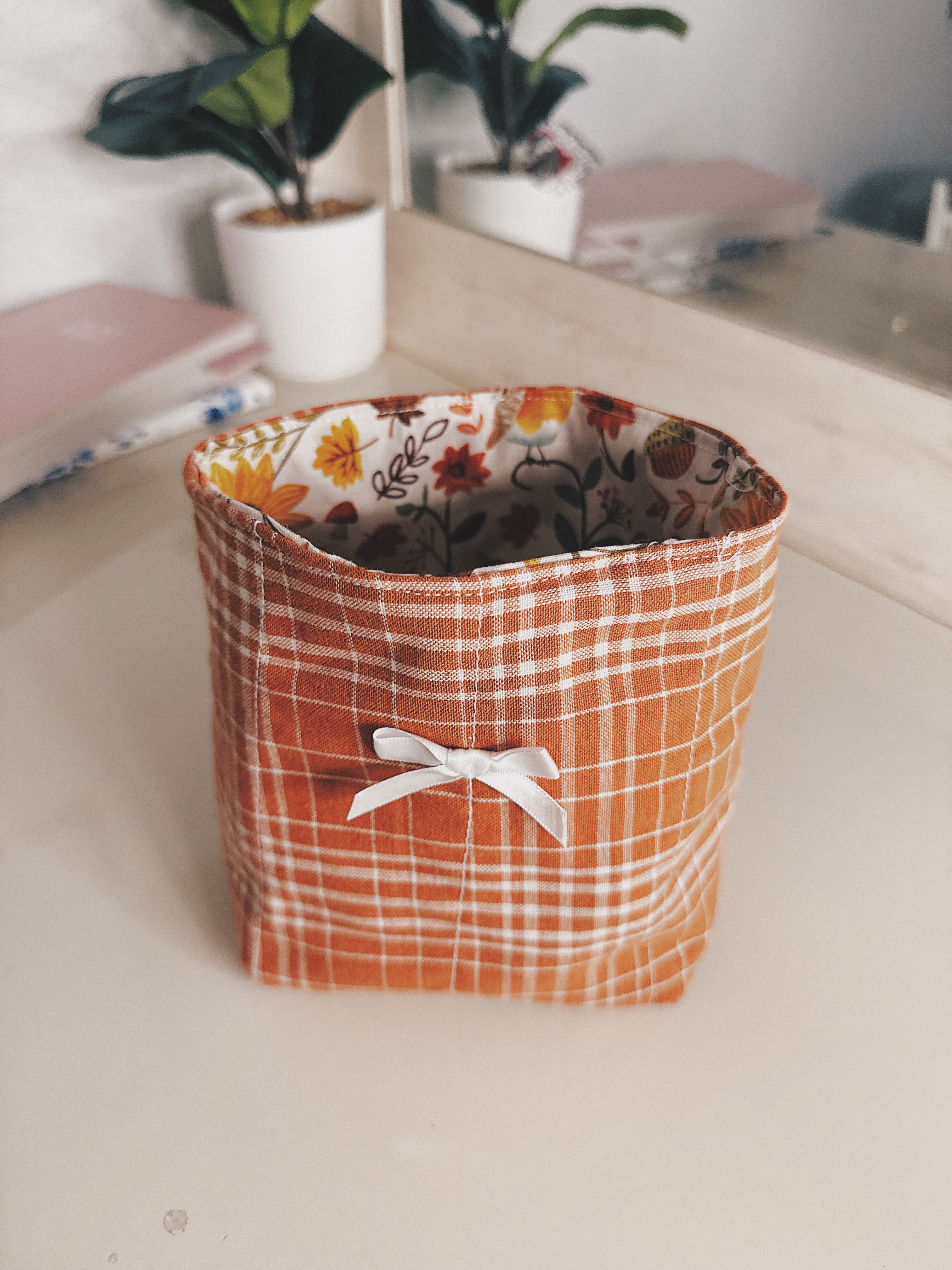 Quilted plaid organizer