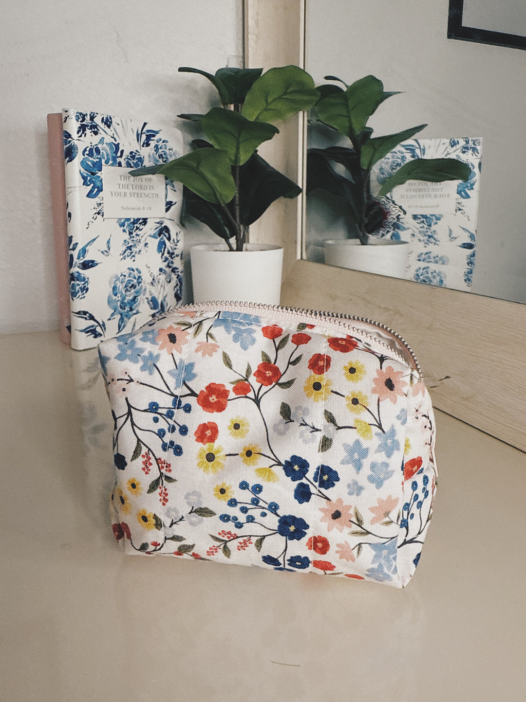 Floral small pouch