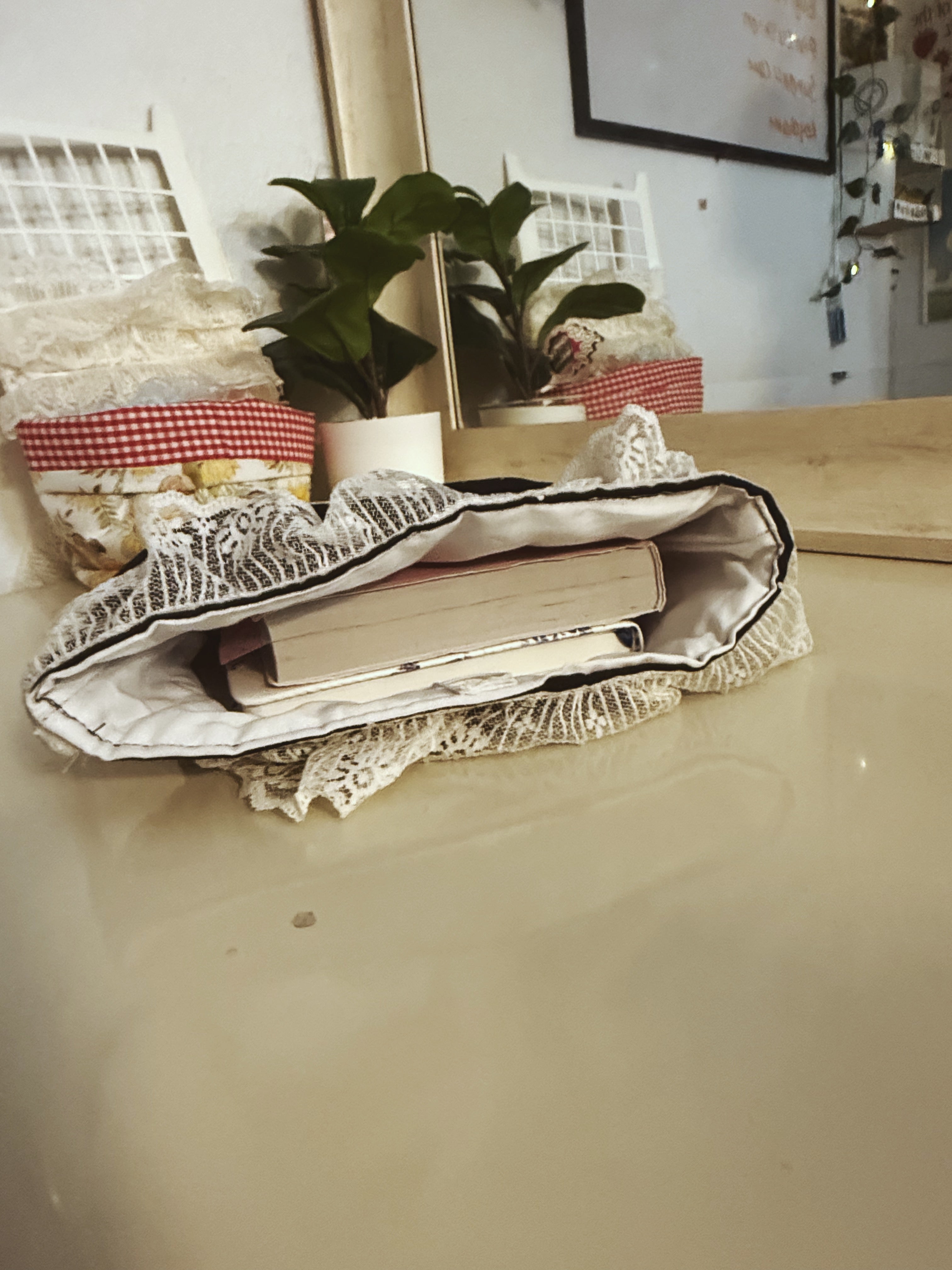 Large Polka-Dot Sleeve